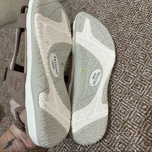 Earth Origins Skylar Womens Sandal Light Pink US Sz 8.5 Lightweight Casual EUC - Picture 5 of 8